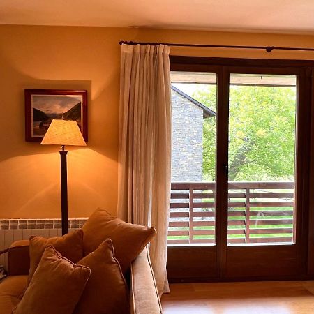 Apartament De La Vall Ferrera - L'Amfitriona Areu Exteriér fotografie