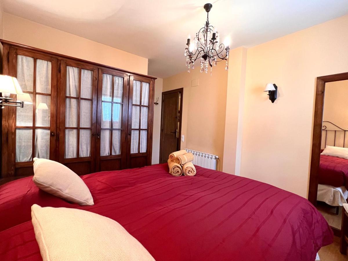 Apartament De La Vall Ferrera - L'Amfitriona Areu Exteriér fotografie