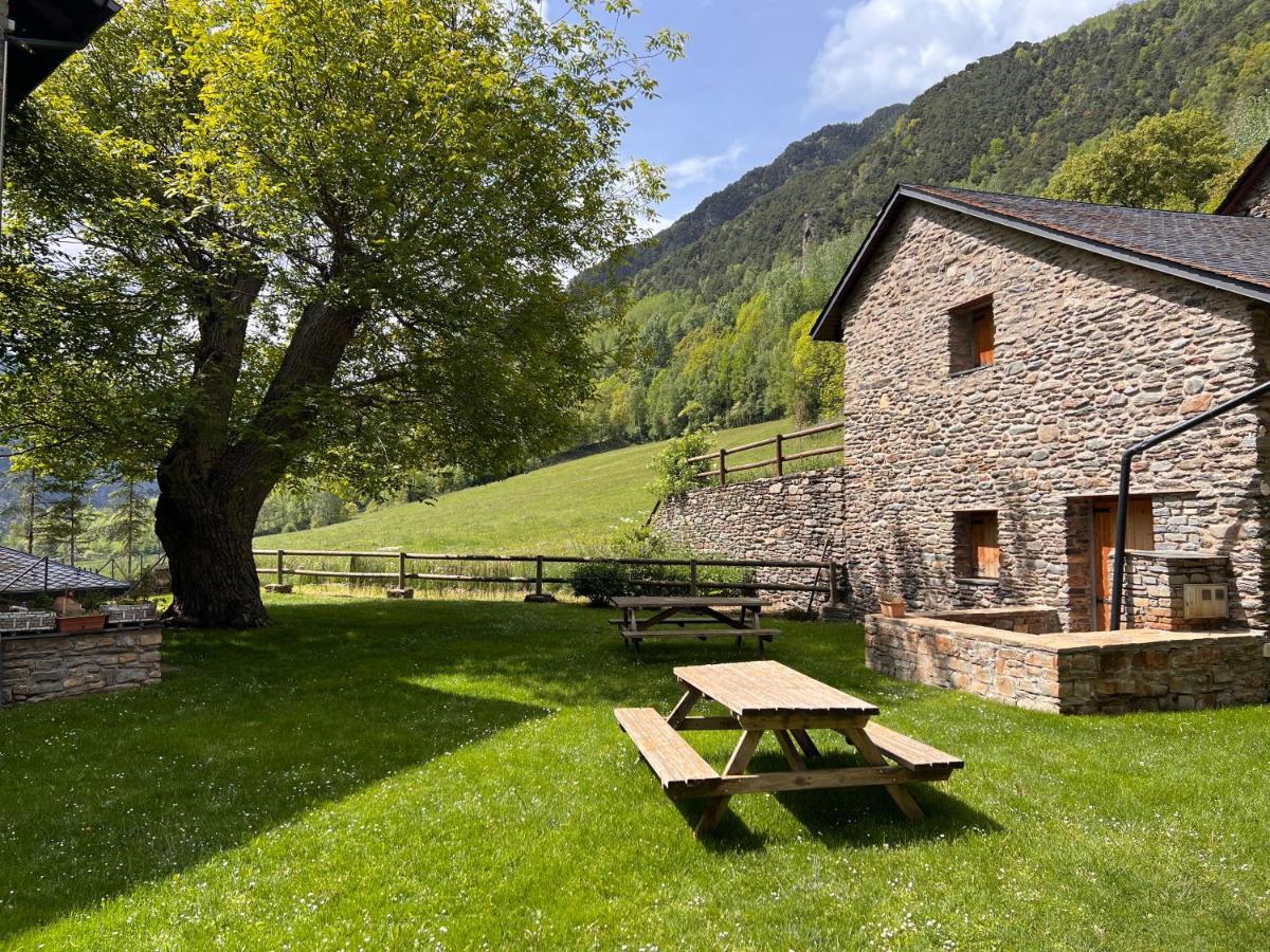 Apartament De La Vall Ferrera - L'Amfitriona Areu Exteriér fotografie