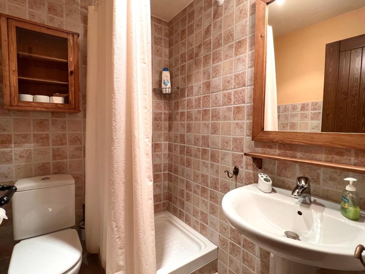 Apartament De La Vall Ferrera - L'Amfitriona Areu Exteriér fotografie